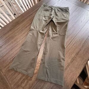 REI Womens 8 Petite‎ Khaki Mountain Hiking Cargo Zip Pockets Stretch pants Olive